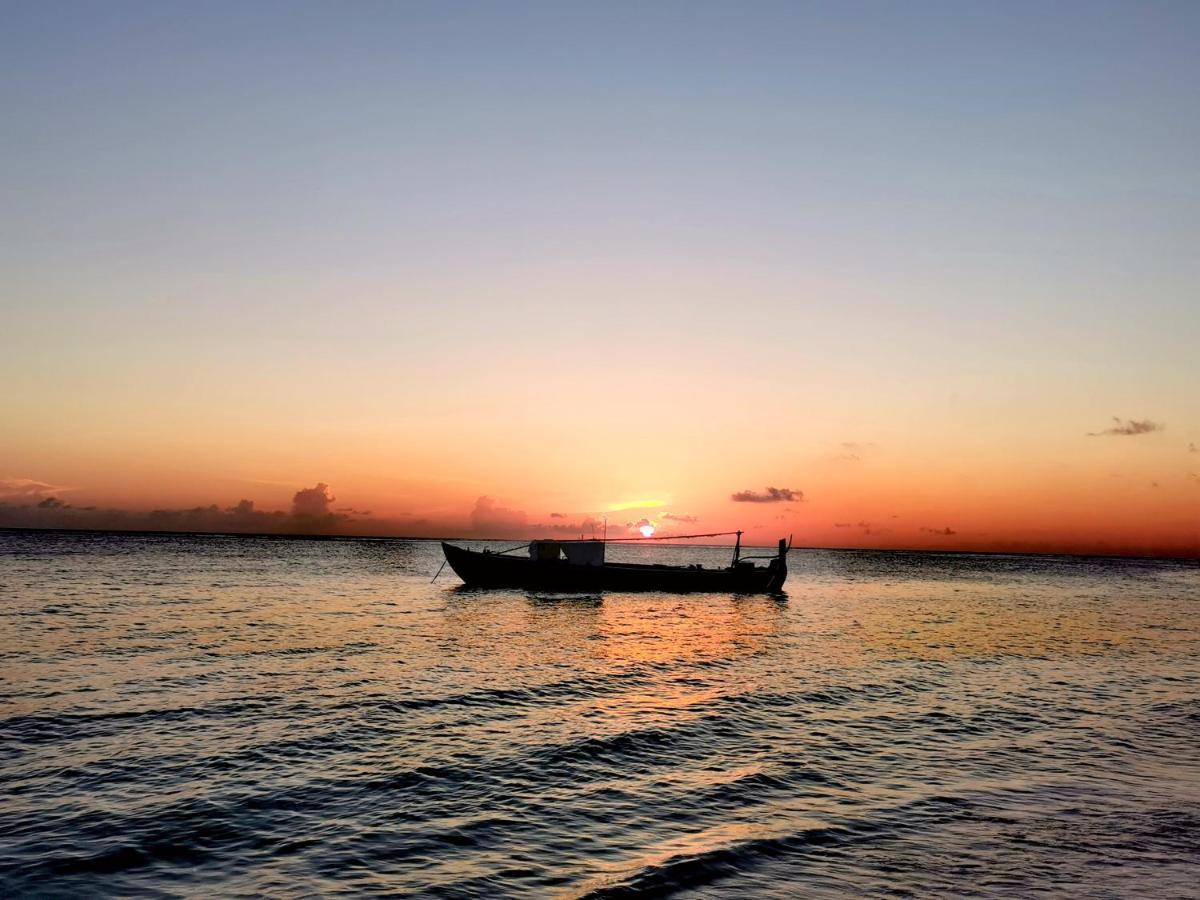 Blue Water Thoddoo Inn ภายนอก รูปภาพ