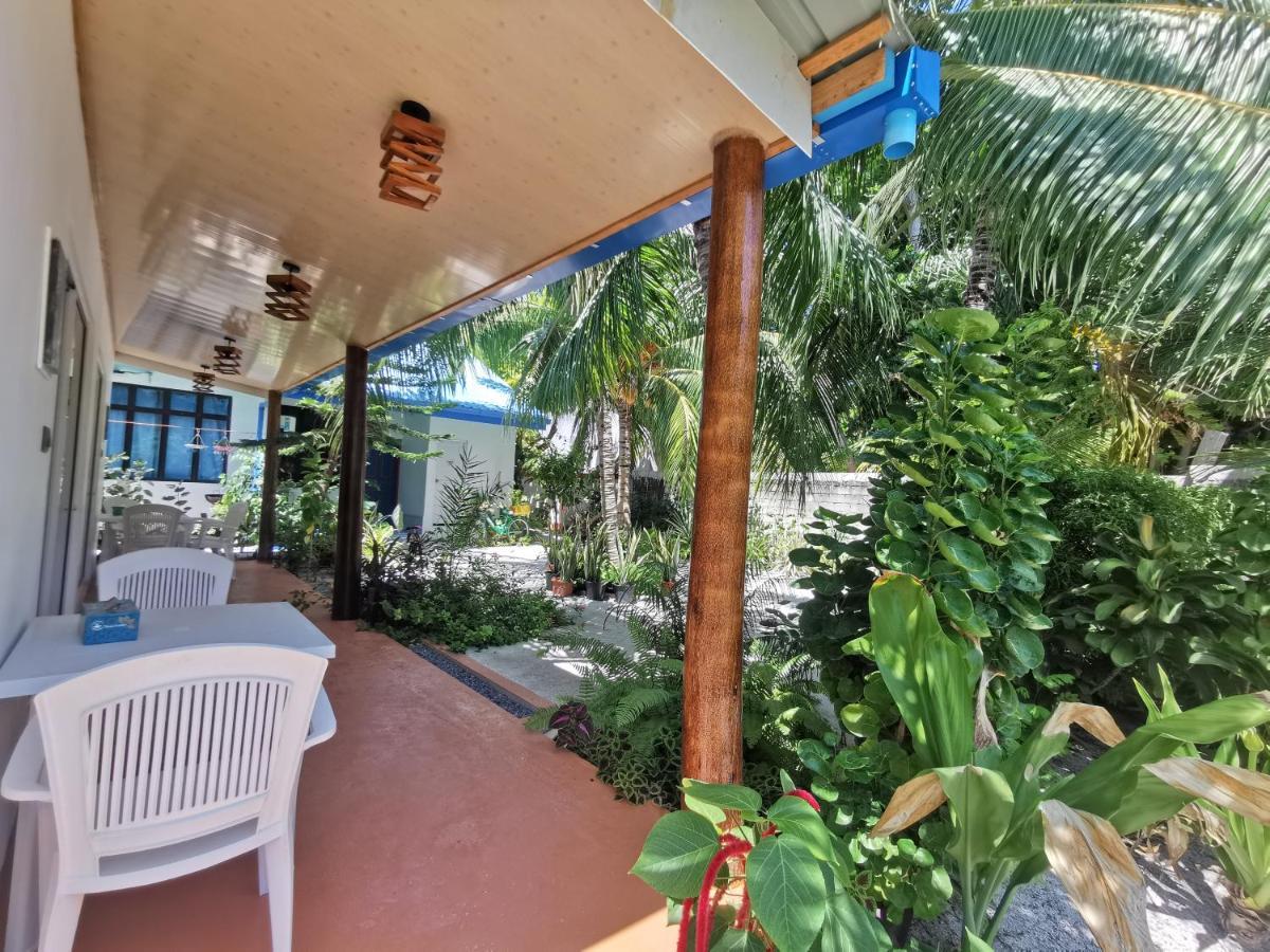 Blue Water Thoddoo Inn ภายนอก รูปภาพ
